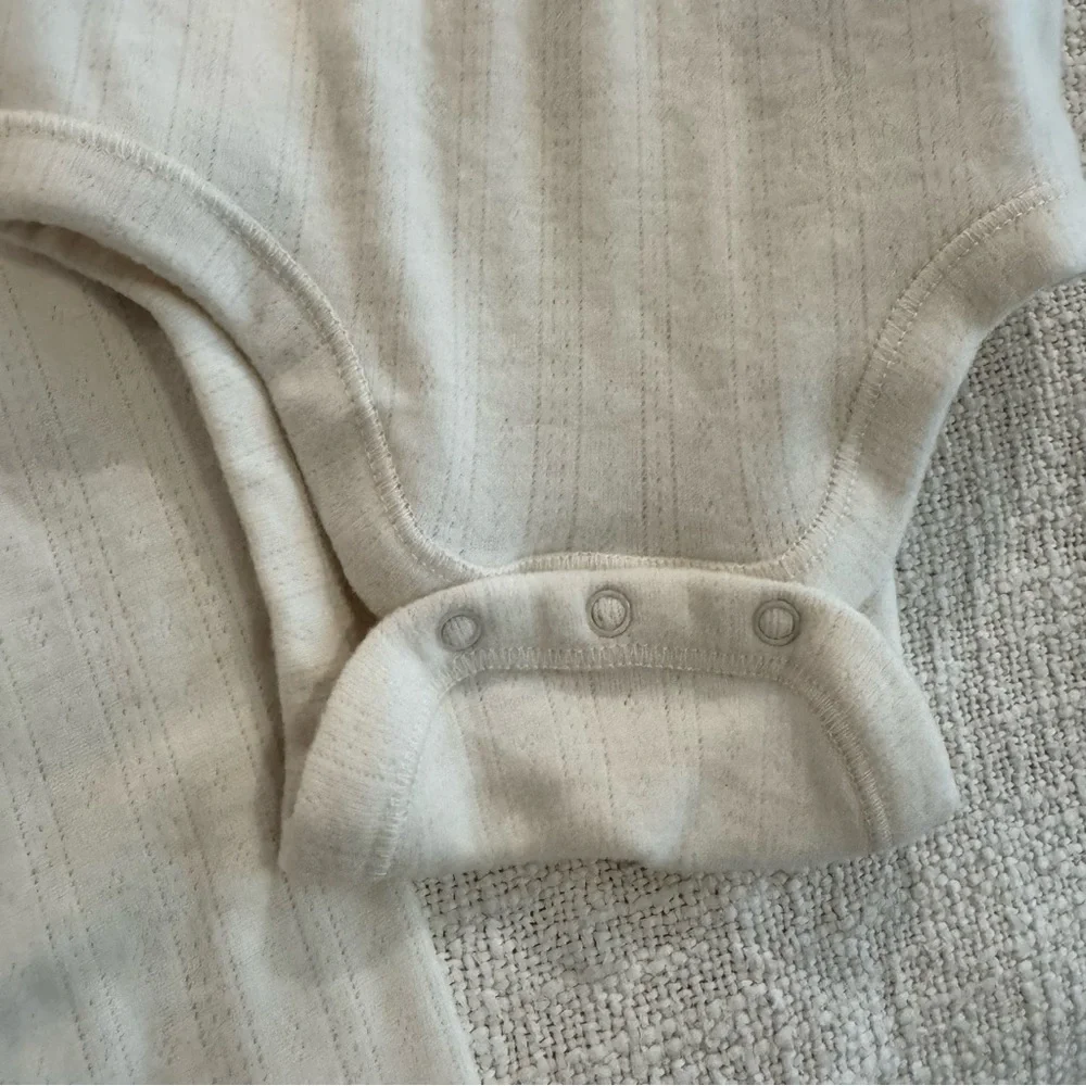 Old Navy adorable cream